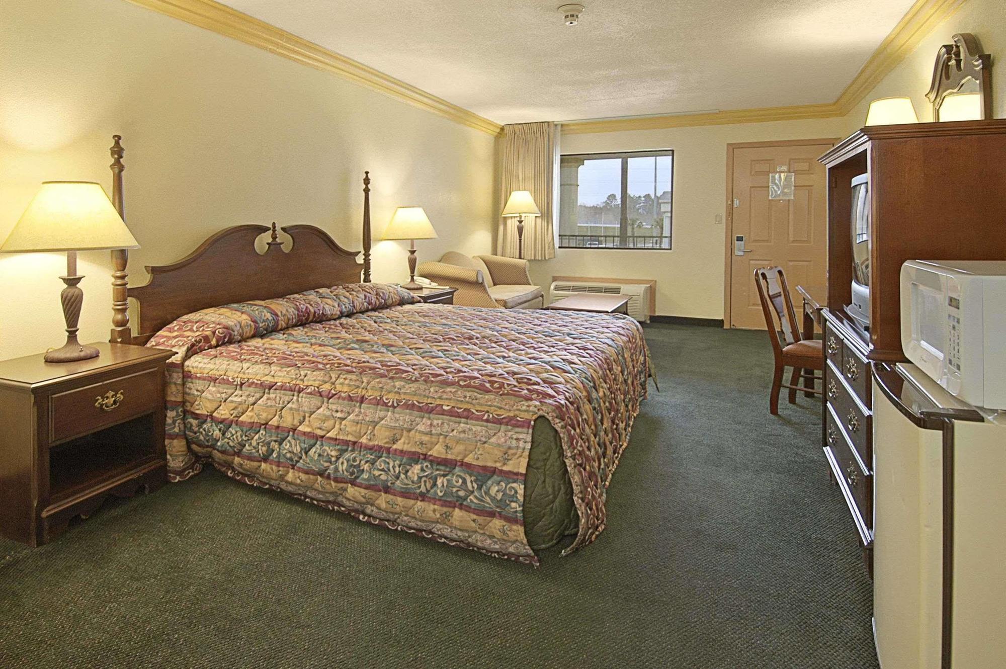 Days Inn By Wyndham Crowley Room photo